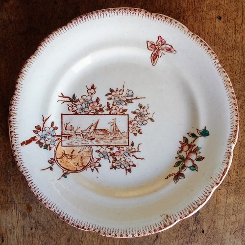 Ravissante assiette fin 19ème