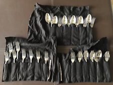 32 couverts de table de style