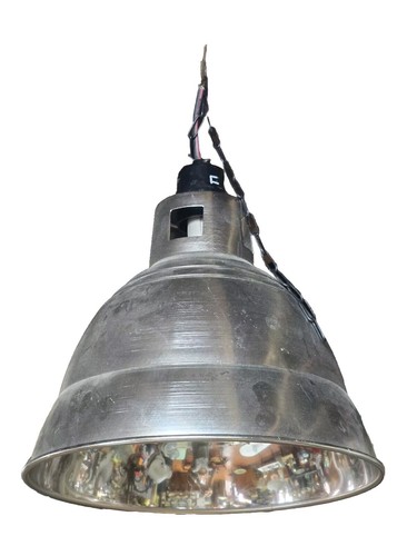 Suspension industrielle - industrielle, en