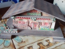 Chalet suisse à boîte