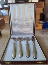 Service à Petits fours -