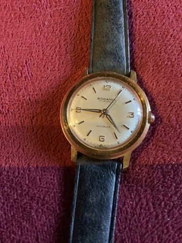 Montre mecanique - montre,