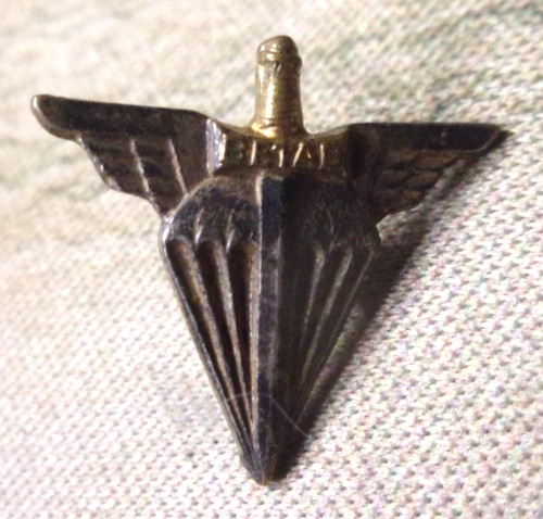 Insigne boutonnière ancien - de,