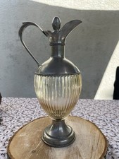 Carafe aiguière en étain et