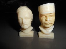 1 lot de 2 figurines collection "TOTAL" gloire de la republique