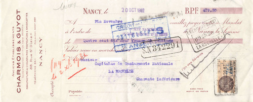Vieux papier fiscaux sur - vieux,