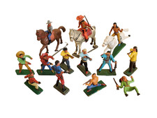 Lot 13 Figurines Starlux Far