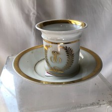TASSE ET SOUCOUPE   PORCELAINE