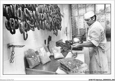 AHWP11-0741 - METIERS - le fabricant de merguez