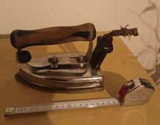 Ancien Fer à repasser électrique