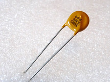 2x AVX VF10P10471K Varistance