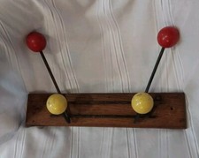 VINTAGE Design 50' 60' PORTE-MANTEAUX PATÈRE METAL & BOULE BOIS COULEUR / RETRO