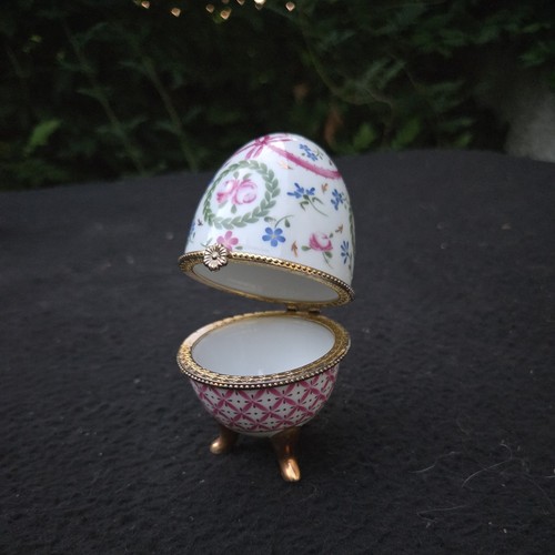 Oeuf porcelaine pilulier - en,