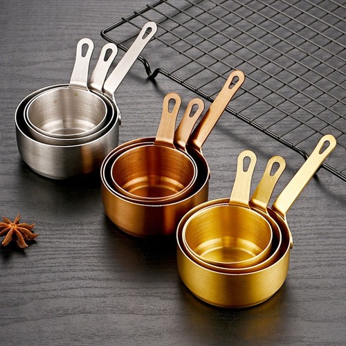 Petite casserole manche - petite, à