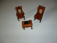 Mobilier de poupée ensemble 2 fauteuil table et machine a coudre