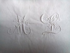 Ancienne taie d'oreiller monogramme brodé ML 