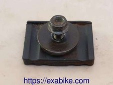 fixation arriere du reservoir