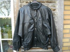  très belle veste ou blouson cuir noir, doublé, porté 2 fois comme neuf T 42/44