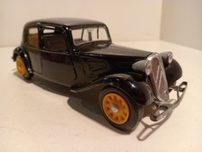 Champion HIFI F Jouet Citroen Traction 11 BL noir jantes jaune 1/20 BE
