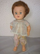 ANCIENNE BELLE POUPEE BELLA QUI FAIT PIPI  FRANCE 1950 yeux bleu avec cils