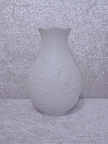 Kaiser vase design relief - kaiser,