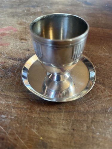 Coquetier ancien métal - en,