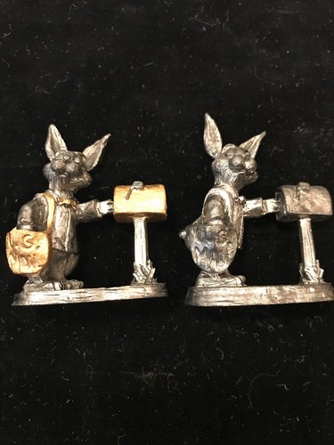 Pair pewter figurines - ,