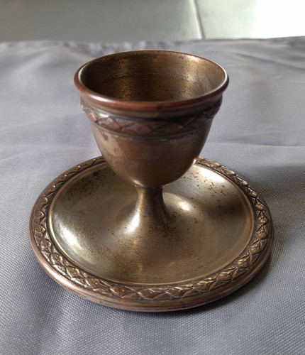 Ancien coquetier avec soucoupe - ancien,