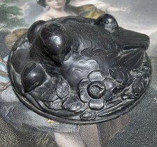 Presse-papier Ornement en Régule Repoussé Nid Oiseau qui Couve ses Petits