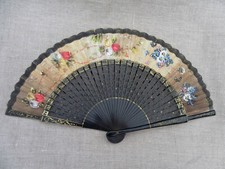 Éventail ancien en bois