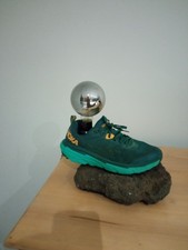 Lampe DIY Pierre volcanique icelandaise +chaussure Hoka One One ampoule teintée