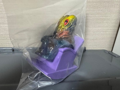 Figurine sofubi chaise - figurine,