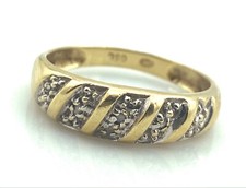 MAGNIFIQUE BAGUE OR 18 CARATS - Diamants 0,03 carat - 2,58 g