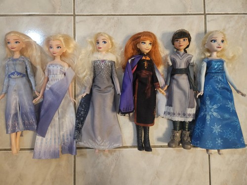 Lot poupées disney - de, 6