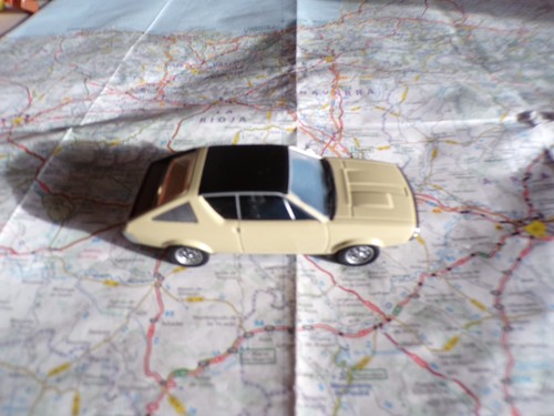 Renault marron ixo - 17, 1/43