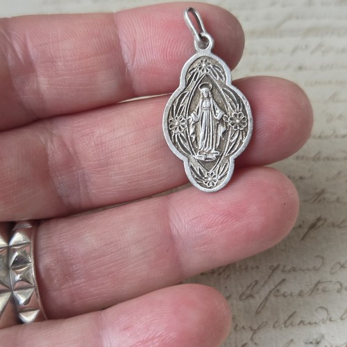 Pendentif médaille ancienne - médaille,