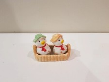 Ensemble salière- poivrière de table "canard/oie" avec plateau. Porcelaine. NEUF