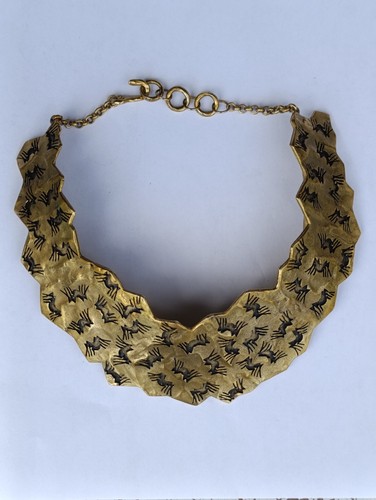 Superbe collier plastron biche - plastron,
