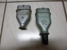 2 X Ancienne Prise de courant plate et  métallique  mâle   AM    220 / 380 V 15A