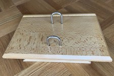 Support socle en bois verni pour éphéméride