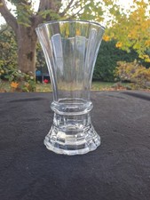 Vase en verre moulé vintage