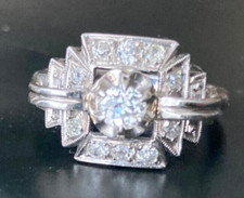 ancienne imposante bague or blanc 750 des années 30 avec  0,50 carats diamants