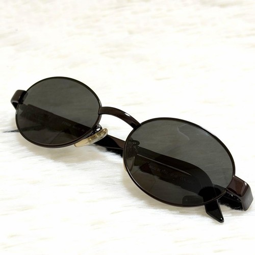 Lunettes soleil ovales - de,
