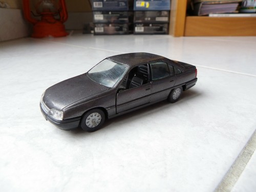 Opel omega türig 1130 gama - opel,