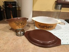 pyrex. 2 small units. One with