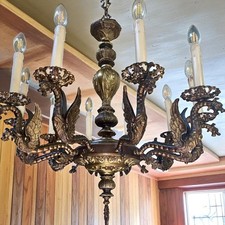 grandiose lustre gothique