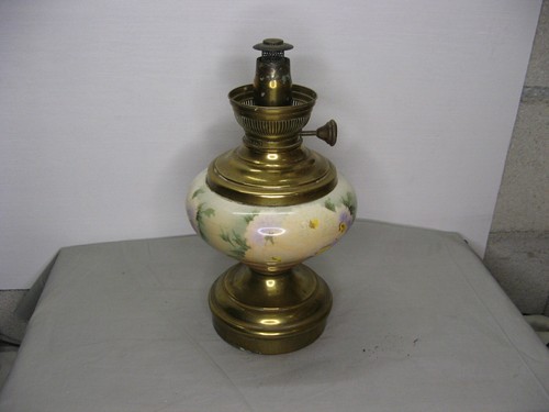 Très jolie lampe - , pétrole