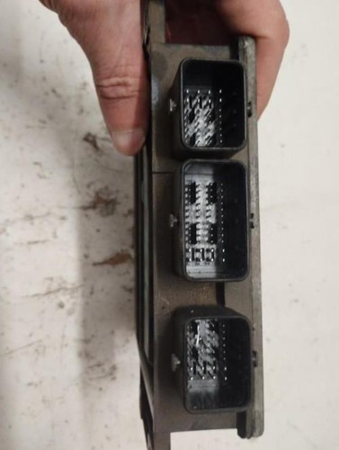 Calculateur moteur renault - calculateur,