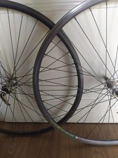 Pair of Vuelta 700 road bike