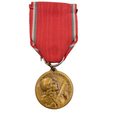 8.19/11/25 (REF30552) Médaille militaire de VERDUN GUERRE 1914 1918 french medal